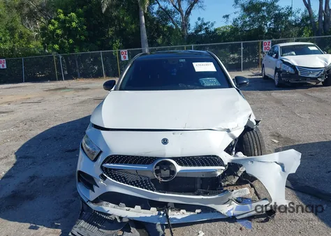 2020 Mercedes-Benz A 220 z USA, uszkodzony, nr VIN WDD3G4EBXLW037901